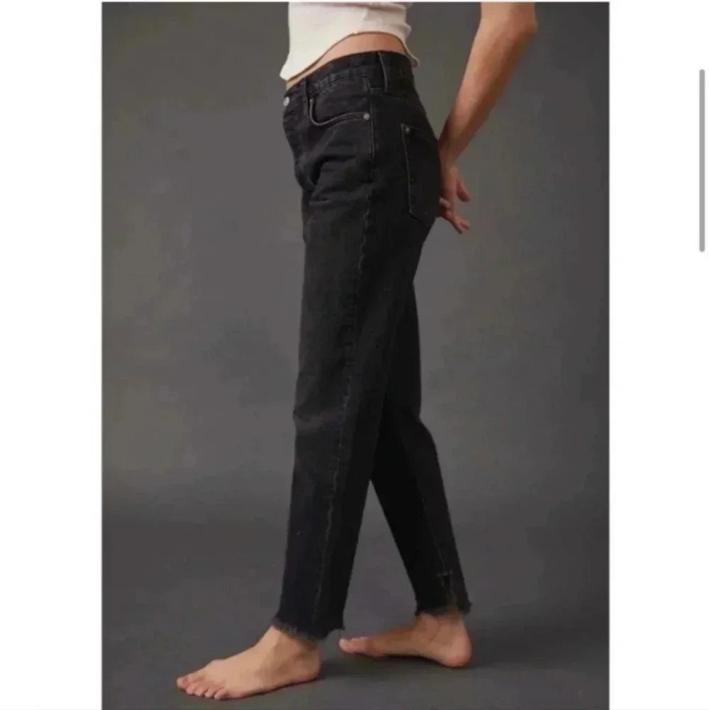 WE THE FREE Tapered Baggy High Rise Boyfriend Fit Raw Hem Jeans Black - Picture 2 of 8
